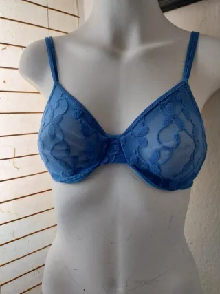 Sujetador de encaje azul. Talla 34B