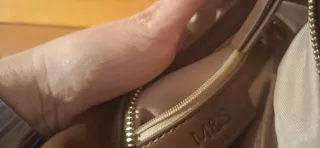 Mala a tiracolo castanha Marks & Spencer