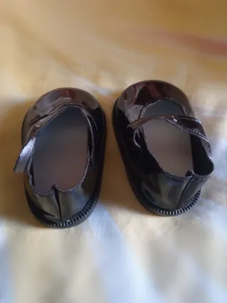 Zapatos válidos a Pierina y muñecas grandes