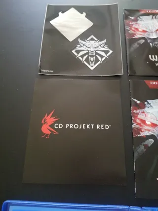 The Witcher 3 PS4 + Extras (Inglés)