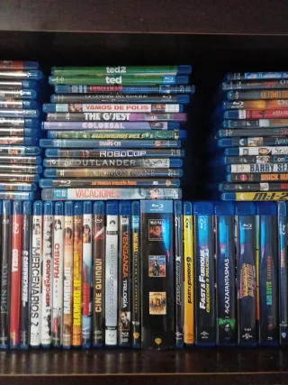 Lote 256 Blu-ray y 11 DVD Películas
