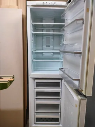 Nevera Hotpoint blanca  Mod. FUTURE Fost Free