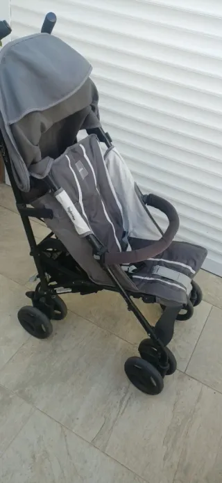 Carrito de paseo Inglesina TRIP gris
