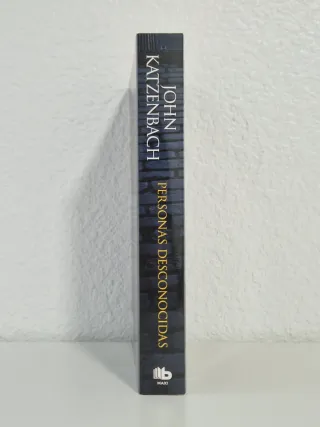 Libro thriller novela negra Personas desconocidas