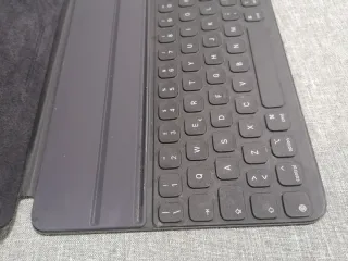 Teclado Smart Keyboard Folio iPad Pro/Air QWERTY