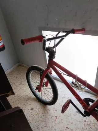 Bicicleta BMX Roja