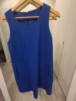 Vestido azul sin mangas