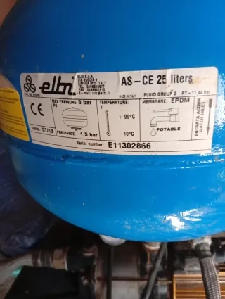 Bomba de agua eléctrica con manómetro