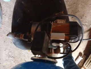 Bomba de agua eléctrica con manómetro