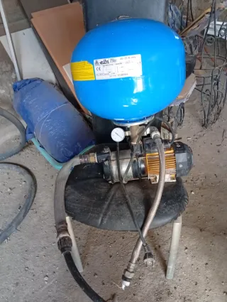 Bomba de agua eléctrica con manómetro