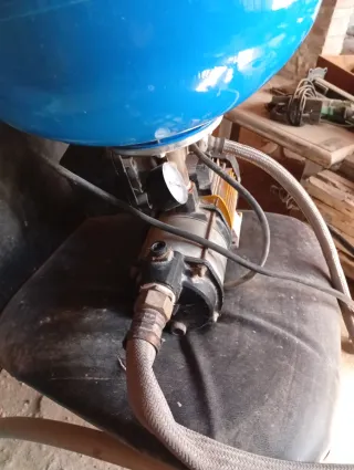 Bomba de agua eléctrica con manómetro