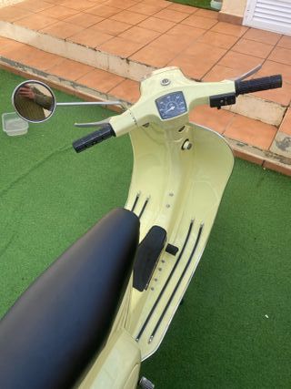 Vespa Primavera  75