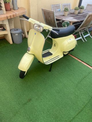 Vespa Primavera  75