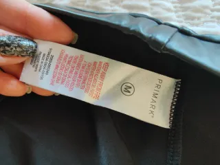 Pantalón elástico brillante negro