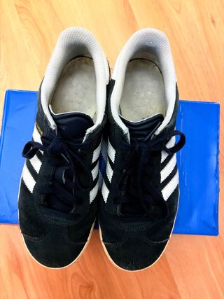 Adidas Gazelle gris oscuro - Talla 36