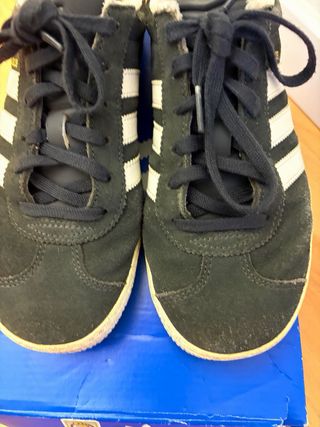 Adidas Gazelle gris oscuro - Talla 36