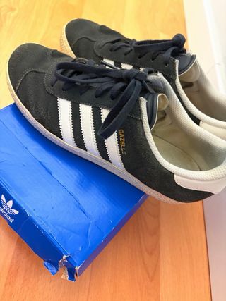 Adidas Gazelle gris oscuro - Talla 36