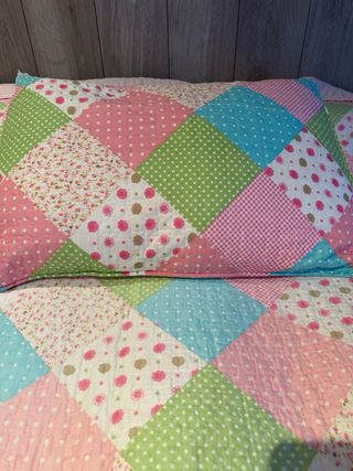 Colcha patchwork rosa y azul