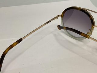 gafa de sol señora carolina herrera she121
