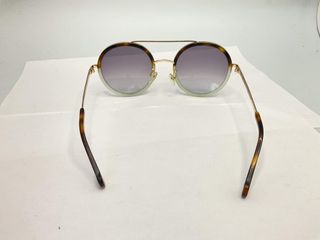 gafa de sol señora carolina herrera she121