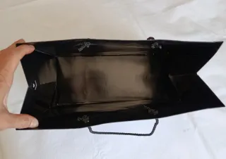 Caja y bolsa CHANEL Negra y Blanca