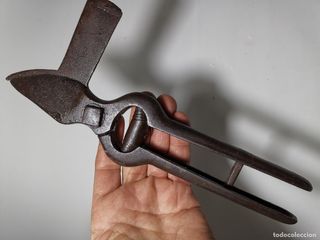 Tijeras poda viña forja con hacha