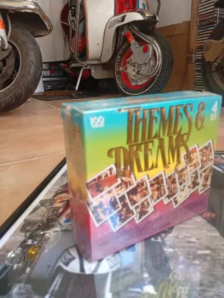 Caja 4 CDs Temas y Sueños