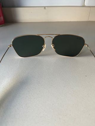 Ray-Ban Caravan Dorado Patillas Bayoneta