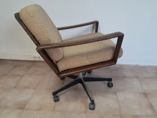 SILLON vintage MADERA MACIZA Danish Arne. SILLA.