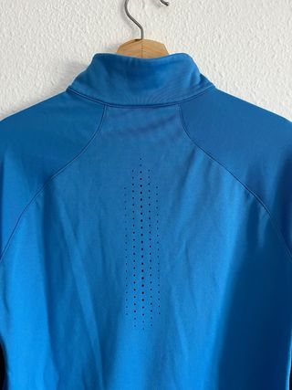 Jersey deportivo Artengo azul y negro