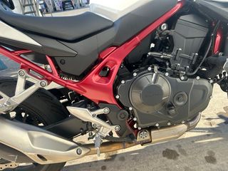Honda Hornet 750 - 7800km - Garaje