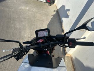 Honda Hornet 750 - 7800km - Garaje
