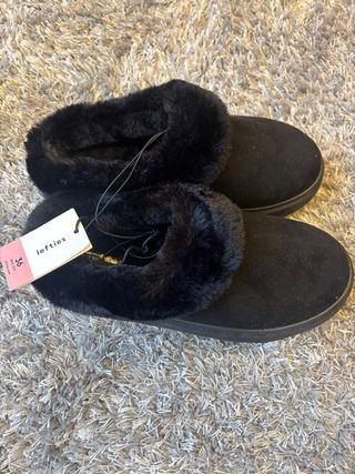 Zuecos ante negro pelo talla 36