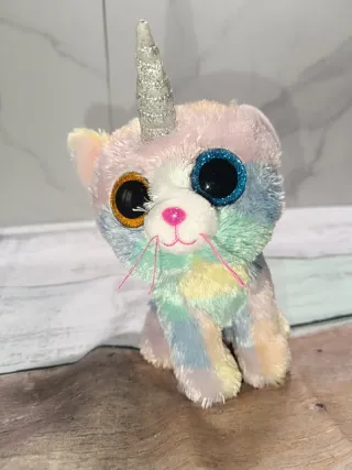 Lote 4 peluches: 2 muñecas, perrito y gatito