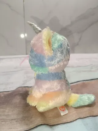 Lote 4 peluches: 2 muñecas, perrito y gatito