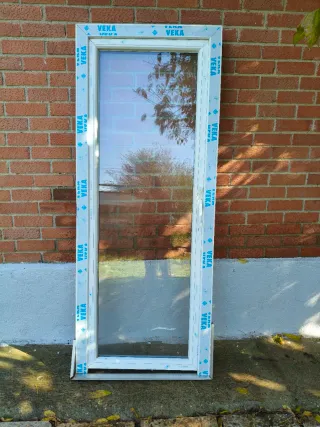 Balconera PVC Blanca VEKA Puerta Ventana