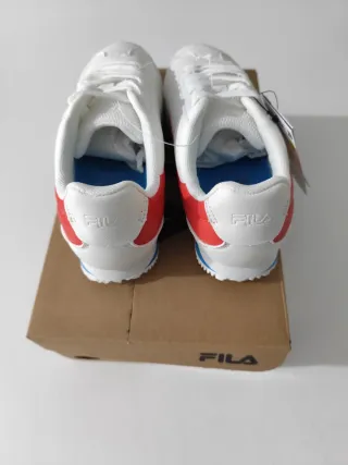 Zapatillas Fila Unisex Blancas y Rojas