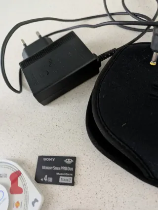 Consola Sony PSP 3004 Negra + Accesorios