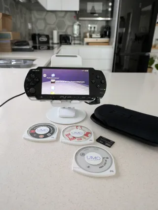 Consola Sony PSP 3004 Negra + Accesorios