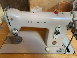 Máquina de coser Singer antigua