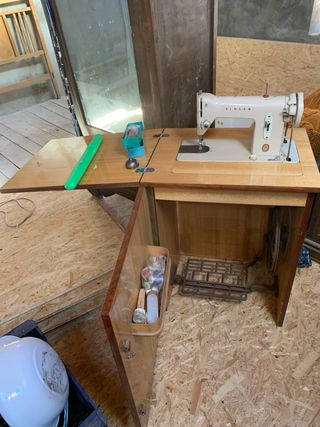 Máquina de coser Singer antigua
