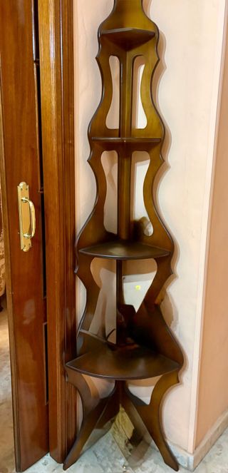 Rinconera de madera estilo moderno