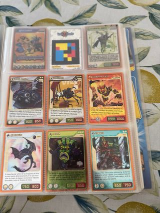 Álbumes Invizimals Nueva Alianza y Desafíos Oculto