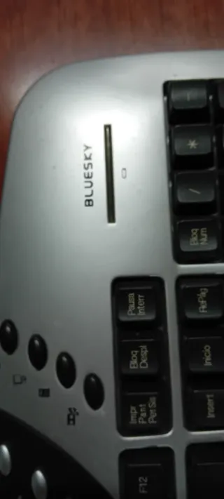 Teclado Bluesky Plata y Negro
