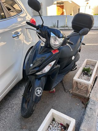 Suzuki Address 125 Negra 2019 - 7500km