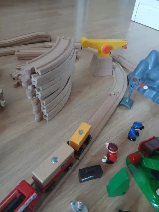 Tren de madera danés Brio