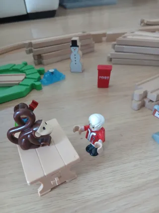 Tren de madera danés Brio