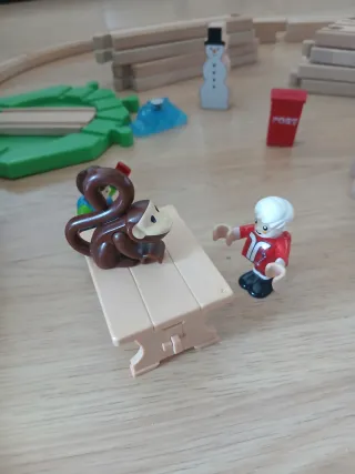 Tren de madera danés Brio