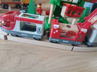 Tren de madera danés Brio