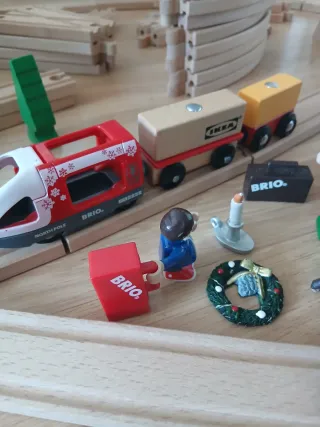 Tren de madera danés Brio